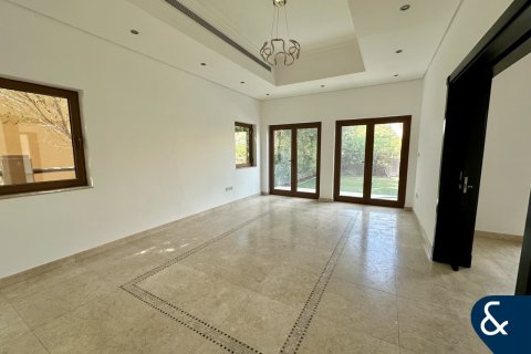 Villa in Al Furjan, Dubai, UAE 3 bedrooms, 600 sq.m. № 668419 - photo 6