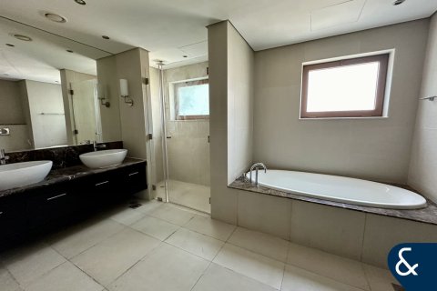 Villa in Al Furjan, Dubai, UAE 3 bedrooms, 600 sq.m. № 668419 - photo 11