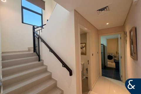 Снять в аренду виллу в DAMAC Hills (Akoya by DAMAC), Дубай, ОАЭ 3 спальни, 175м2, № 668003 - фото 3