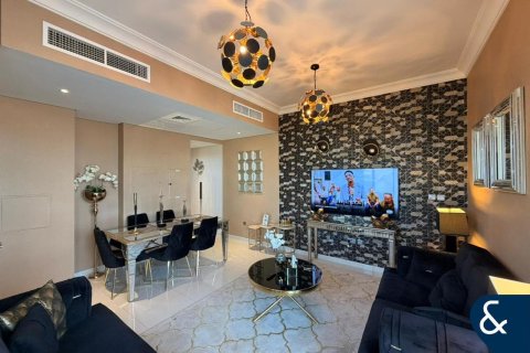 Снять в аренду виллу в DAMAC Hills (Akoya by DAMAC), Дубай, ОАЭ 3 спальни, 175м2, № 668003 - фото 1