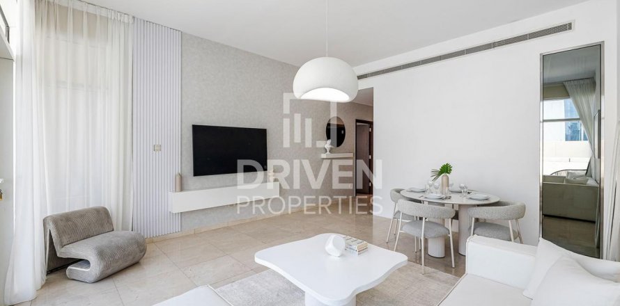 Apartment in Business Bay, Dubai, UAE 2 bedrooms, 147 sq.m. № 601950