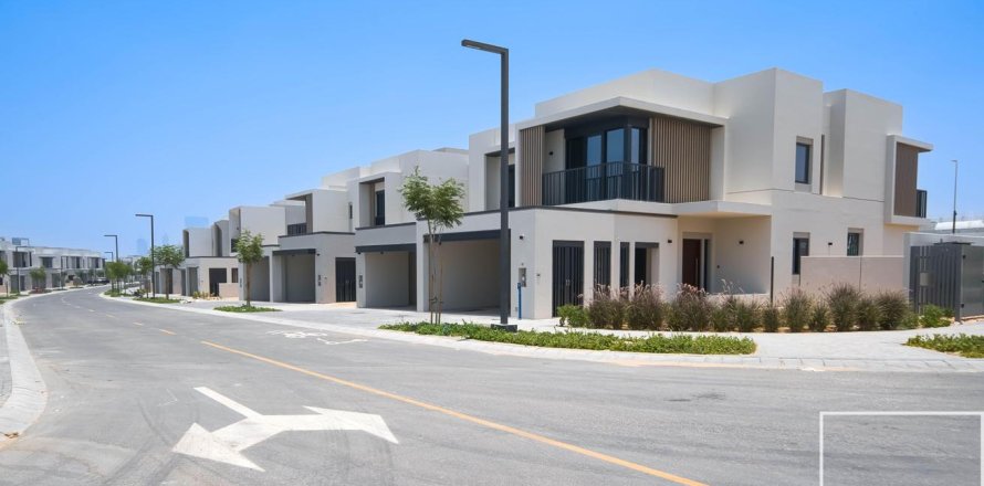 Townhouse i Jebel Ali, Dubai, UAE 3 soveværelser, 238.02 kvm № 747927