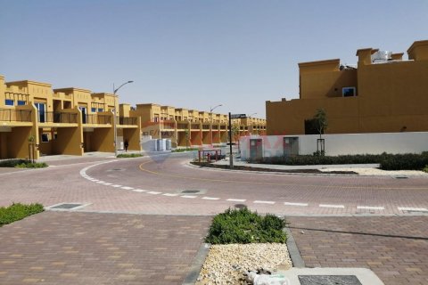 Shtëpi në qytet në Dubai, Emiratet e Bashkuara Arabe 3 dhoma gjumi, 114.7 m2. № 554825 - Foto 1
