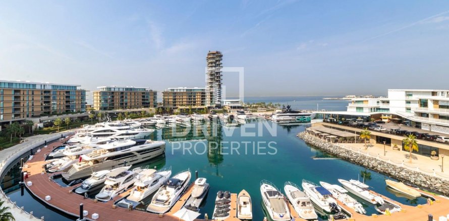 Appartamento a Jumeirah, Dubai, EAU 3 camere da letto, 250.65 mq. № 761541