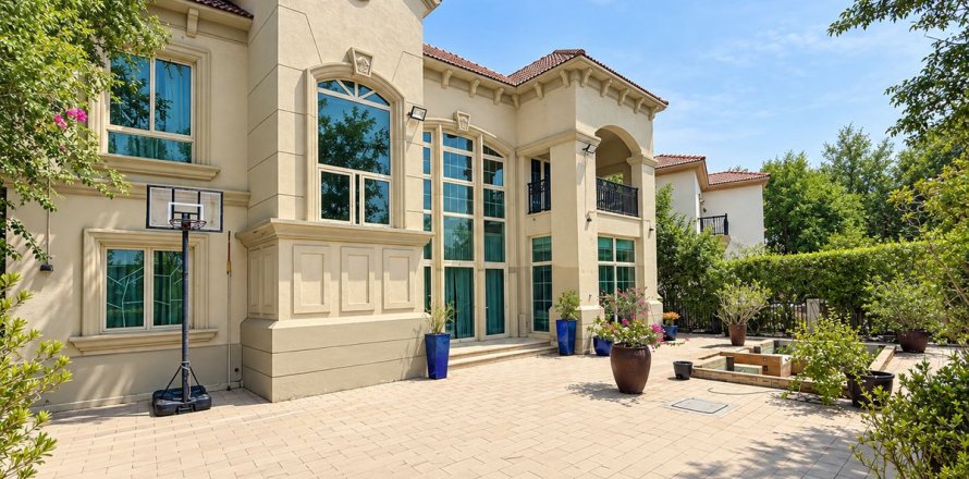 Villa in Jumeirah Islands, Dubai, UAE 4 bedrooms, 988.2 sq.m. № 702268