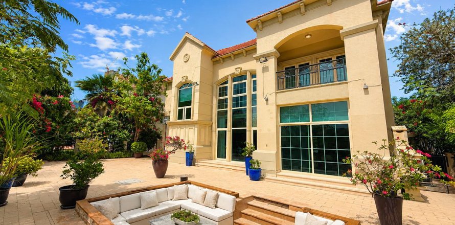 Villa in Jumeirah Islands, Dubai, VAE 4 slaapkamers, 988.2 vr.m. nr 702268