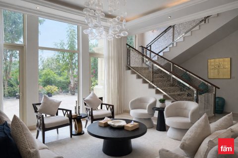 Villa te huur in Jumeirah Islands, Dubai, VAE 4 slaapkamers, 988.2 vr.m., nr 702268 - foto 2