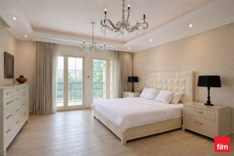 Villa te huur in Jumeirah Islands, Dubai, VAE 4 slaapkamers, 988.2 vr.m., nr 702268 - foto 15