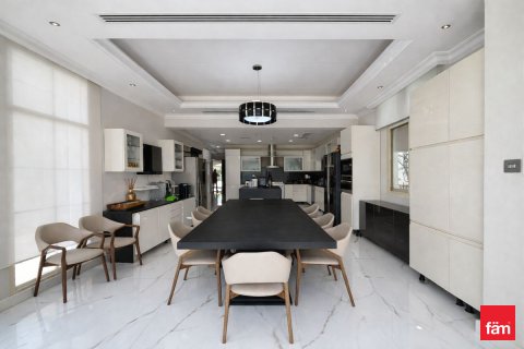Villa te huur in Jumeirah Islands, Dubai, VAE 4 slaapkamers, 988.2 vr.m., nr 702268 - foto 5
