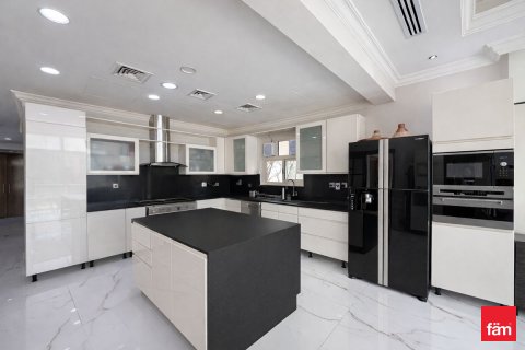 Villa te huur in Jumeirah Islands, Dubai, VAE 4 slaapkamers, 988.2 vr.m., nr 702268 - foto 7