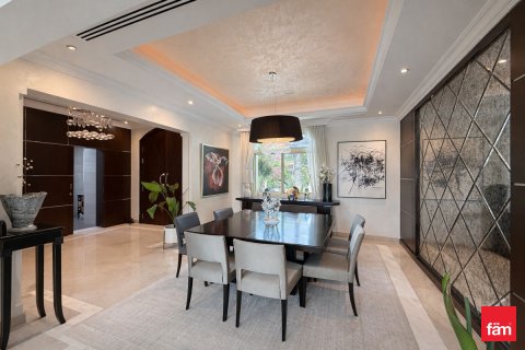 Villa te huur in Jumeirah Islands, Dubai, VAE 4 slaapkamers, 988.2 vr.m., nr 702268 - foto 8