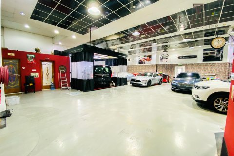 Warehouse in Al Qusais, Dubai, UAE 325.2 sq.m. № 574577 - photo 1