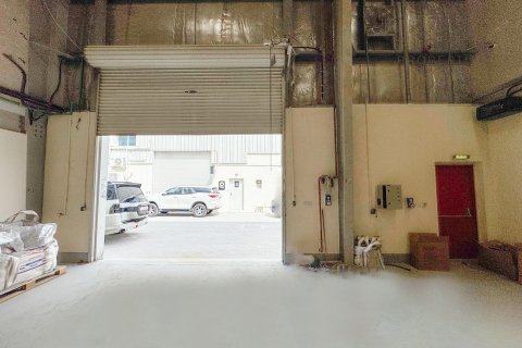 Magazinë në Jebel Ali, Dubai, Emiratet e Bashkuara Arabe 280.6 m2. № 574576 - Foto 3