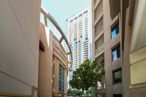 Apartment in Downtown Dubai (Downtown Burj Dubai), UAE 2 bedrooms, 203 sq.m. № 700450 - photo 30