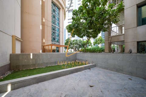 Apartment in Downtown Dubai (Downtown Burj Dubai), UAE 2 bedrooms, 203 sq.m. № 700450 - photo 29