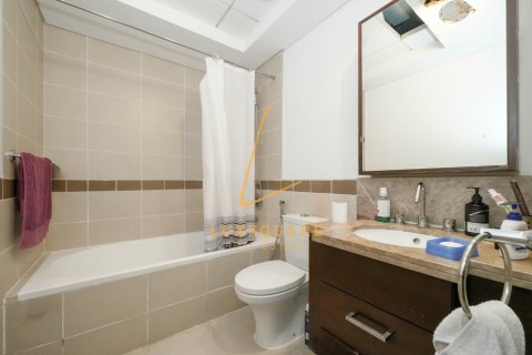 Apartment in Downtown Dubai (Downtown Burj Dubai), UAE 2 bedrooms, 203 sq.m. № 700450 - photo 24