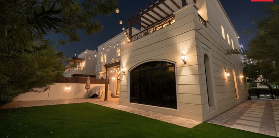 Dubai、UAEにあるタウンハウス 4ベッドルーム、388.7 m2 No757837