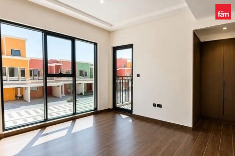 Dubai, BAE’de kiralık sıra ev 4 yatak odası, 152.5 m&sup2; No 757827 - fotoğraf 3