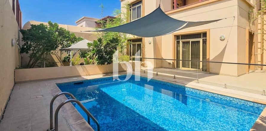 Huvila Khalifa City, Abu Dhabi, Arabiemiraatit 5 makuuhuonetta, 566 m2 № 645221