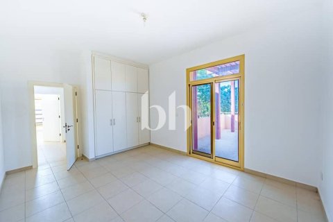 Villa zum Verkauf in Khalifa City, Abu Dhabi, VAE 5 Schlafzimmer, 566 m2 Nr. 645221 - Foto 5