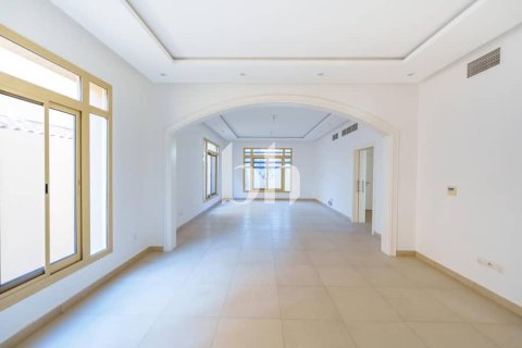 Villa zum Verkauf in Khalifa City, Abu Dhabi, VAE 5 Schlafzimmer, 566 m2 Nr. 645221 - Foto 2