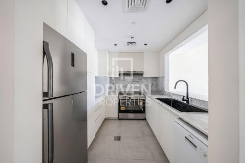 Appartement te huur in Umm Suqeim, Dubai, VAE 2 slaapkamers, 125.51 vr.m., nr 744874 - foto 3
