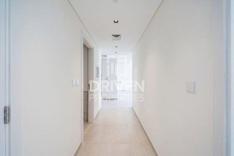 Appartement te huur in Umm Suqeim, Dubai, VAE 2 slaapkamers, 125.51 vr.m., nr 744874 - foto 5
