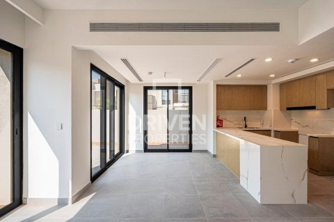 Dubai Land, Dubai, संयुक्त अरब अमीरात में टाउनहाउस, 4 बेडरूम, 216 वर्ग मीटर, संख्या 653386 - फ़ोटो 3