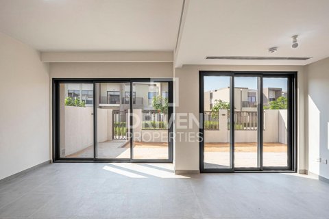 Dubai Land, Dubai, संयुक्त अरब अमीरात में टाउनहाउस, 4 बेडरूम, 216 वर्ग मीटर, संख्या 653386 - फ़ोटो 2