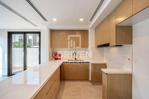 Rumah bandar di Dubai Land, Dubai, UAE 4 bilik tidur, 216 meter persegi № 653386 - foto 17