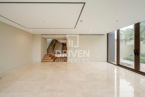 Müüa villa asukohaga Jumeirah, Dubai, AÜE: 4 magamistoaga, 434 m² Nr 601844 - pilt 1