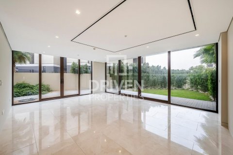 Müüa villa asukohaga Jumeirah, Dubai, AÜE: 4 magamistoaga, 434 m² Nr 601844 - pilt 2