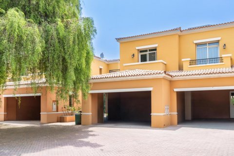 Townhouse di Arabian Ranches, Dubai, UEA 2 kamar tidur, 239 m2 nomor 628591 - foto 1