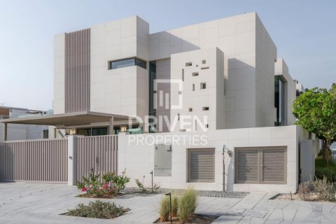 Vila di Jumeirah, Dubai, UEA 5 kamar tidur, 585.29 m2 nomor 746319 - foto 2