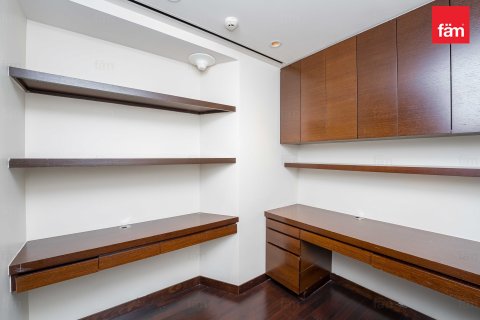 Apartemen di Downtown Dubai (Downtown Burj Dubai), UEA 2 kamar tidur, 152.3 m2 nomor 646735 - foto 15