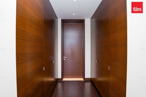 Apartemen di Downtown Dubai (Downtown Burj Dubai), UEA 2 kamar tidur, 152.3 m2 nomor 646735 - foto 2