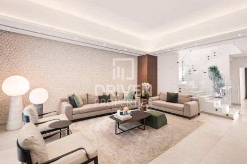 Таунхаус Motor City, Дубай, БАӘ-да 5 жатын бөлмелер, 449.56 м² № 762493 - фото 9