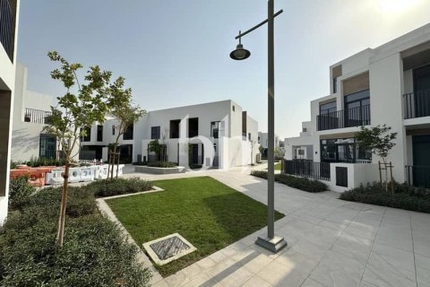 Városi lakóépület itt: Arabian Ranches 3, Dubai, EAE, 3 hálószoba, 129 m², azonosító: 645385 - fénykép 1