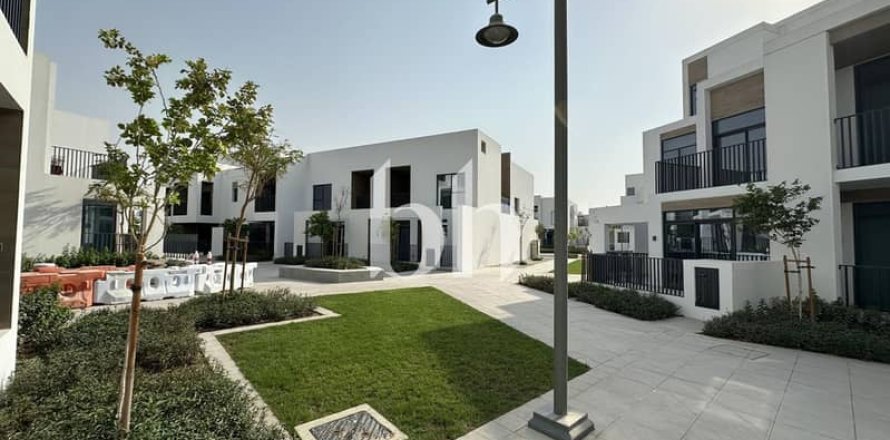 Városi lakóépület itt: Arabian Ranches 3, Dubai, EAE, 3 hálószoba, 129 m², azonosító: 645385