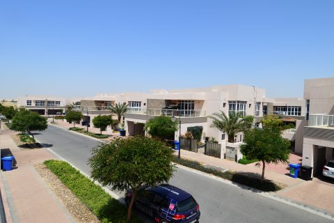 Vilë në Dubai Silicon Oasis, Emiratet e Bashkuara Arabe 3 dhoma gjumi, 368.17 m2. № 754452 - Foto 10