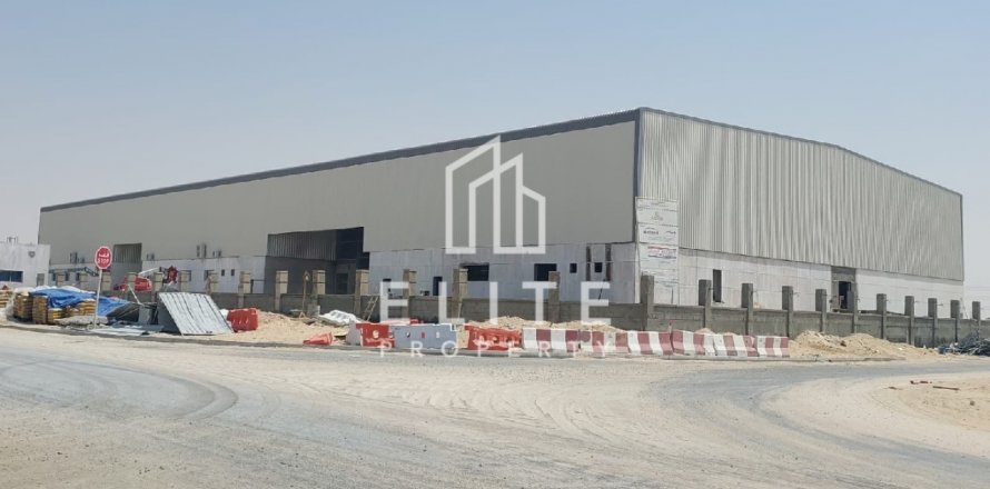 Magazinë në Dubai, Emiratet e Bashkuara Arabe 5331 m2. № 619856