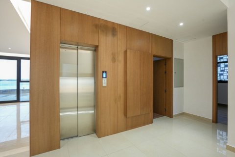 Komerční nemovitost na Yas Island, Abu Dhabi, SAE 6 ložnice, 876 m² Č.: 595049 - fotografie 18