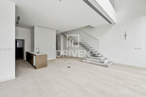 Townhouse in Nadd Al Sheba, Dubai, UAE 3 bedrooms, 351.08 sq.m. № 755738 - photo 6