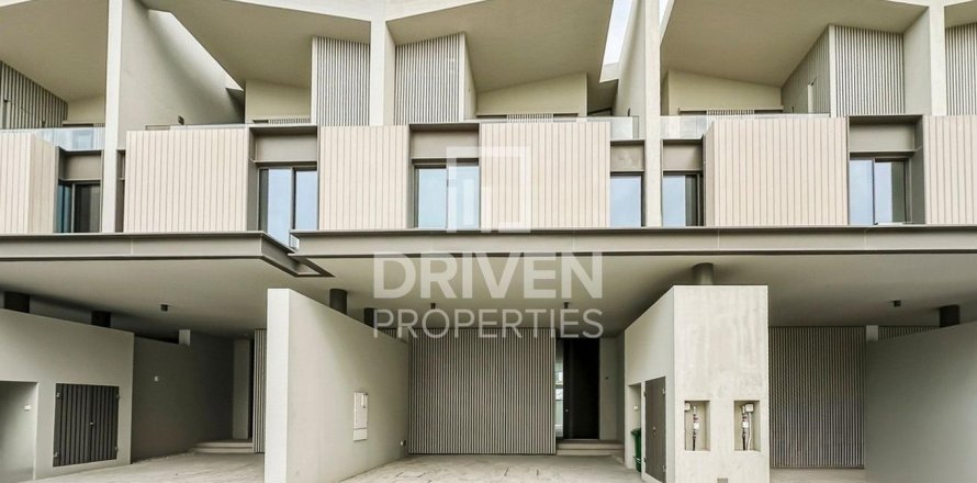 Townhouse in Nadd Al Sheba, Dubai, UAE 3 bedrooms, 351.08 sq.m. № 755738