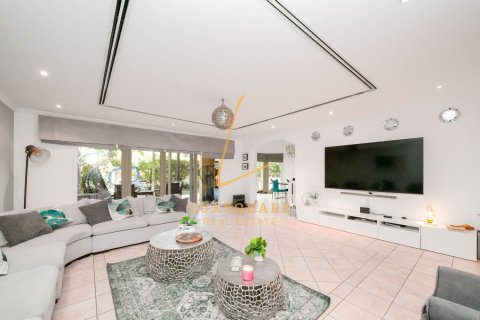 טאונהאוס להשכרה ב Green Community, Dubai, איחוד האמירויות  3 חדרי שינה, 375 מ"ר, מספר 691584 - תמונה 2