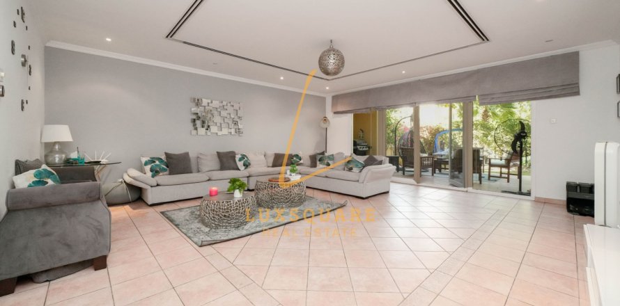 טאונהאוס ב Green Community, Dubai, איחוד האמירויות 3 חדרי שינה, 375 מ"ר מספר 691584