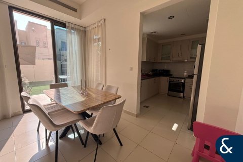 Vila di Dubai, UAE 3 bilik tidur, 208 meter persegi № 671051 - foto 5