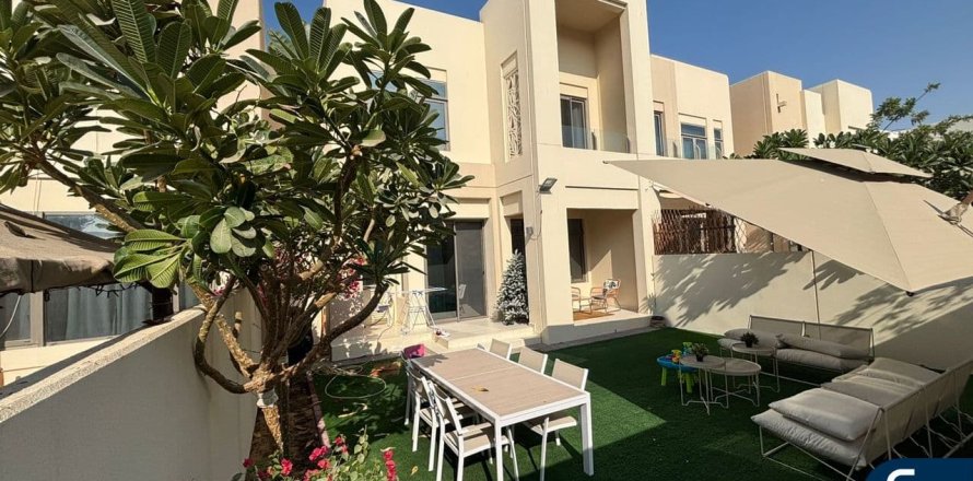 Vila di Dubai, UAE 3 bilik tidur, 208 meter persegi № 671051