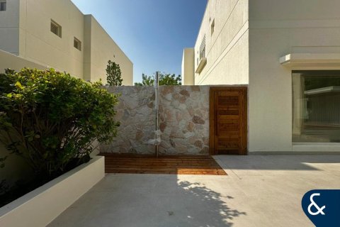 ویلا برای فروش در  Meadows، Dubai، امارات متحده عربی  3 خوابه ، 320 متر مربع ، شماره 671052 - تصویر 3