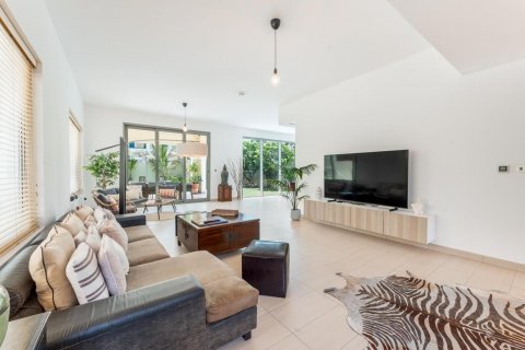 Vila v Jumeirah Park, Dubai, SAE 4 ložnice, 499 m² Č.: 619280 - fotografie 3